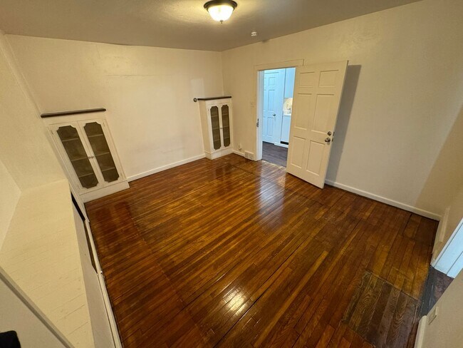 Building Photo - 1415 Freemont St