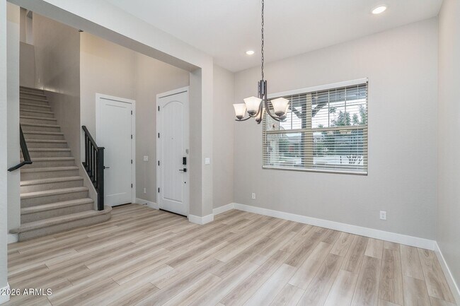 Building Photo - 14058 W Hubbell St