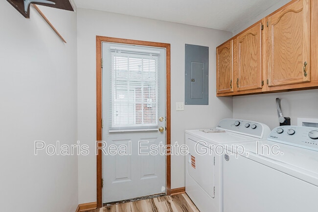 Building Photo - 1807 Cherry St