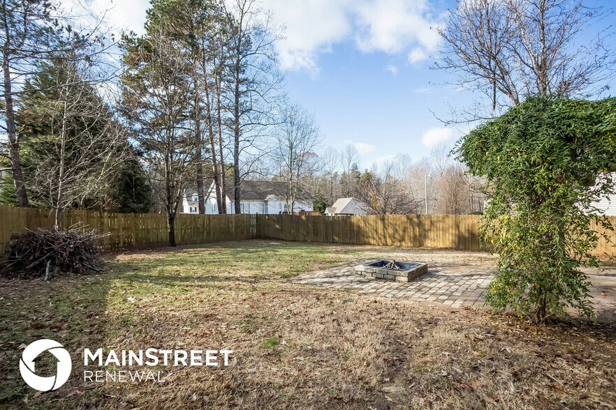 Building Photo - 5040 Springhouse Farm Rd