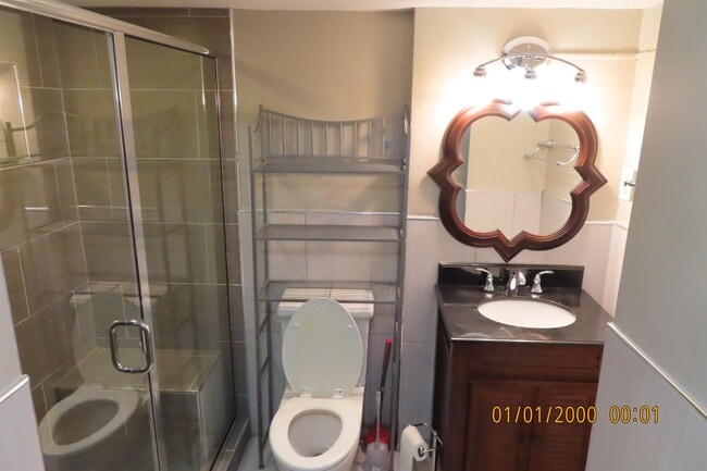 Building Photo - 1620 E Broad St