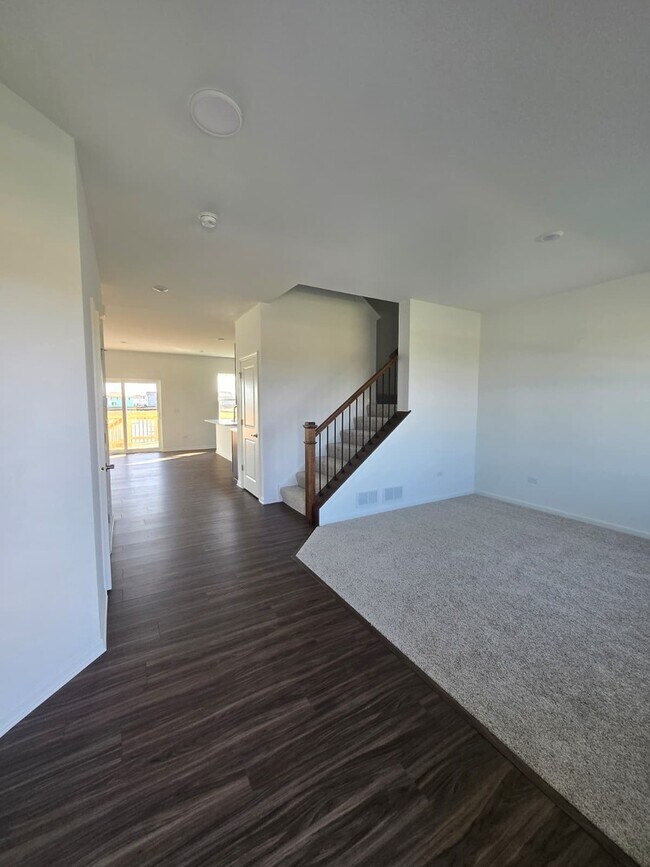 Building Photo - 348 Danforth Dr