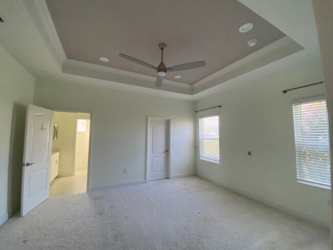 Building Photo - 16966 Rosedown Glen