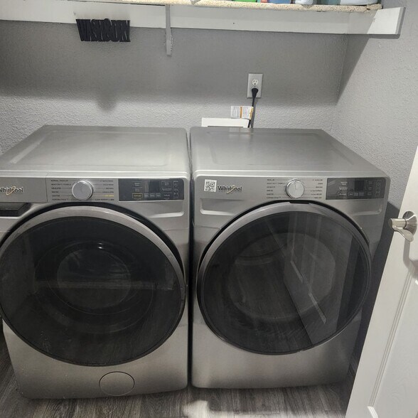 Building Photo - 1447 N Boston Ave