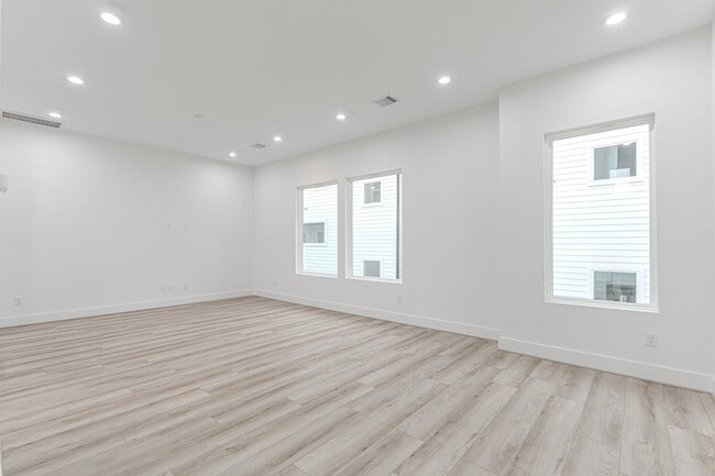 Building Photo - 7723 Hammerly Blvd