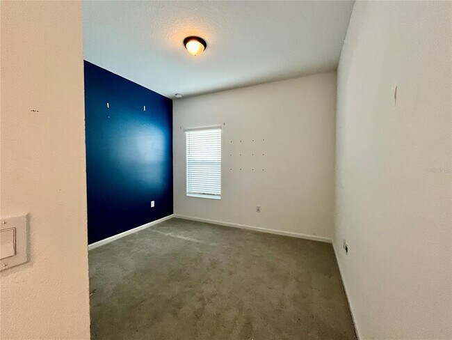 Building Photo - 421 Disa Dr