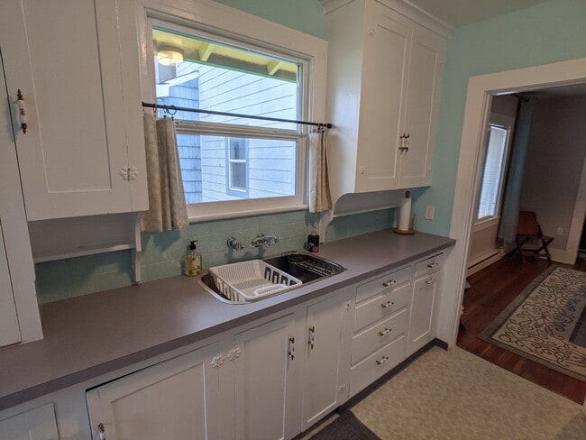 Building Photo - Fully furnished 1 bed 1 bath in Port Angeles