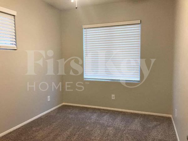 Building Photo - 10828 Avenzano St