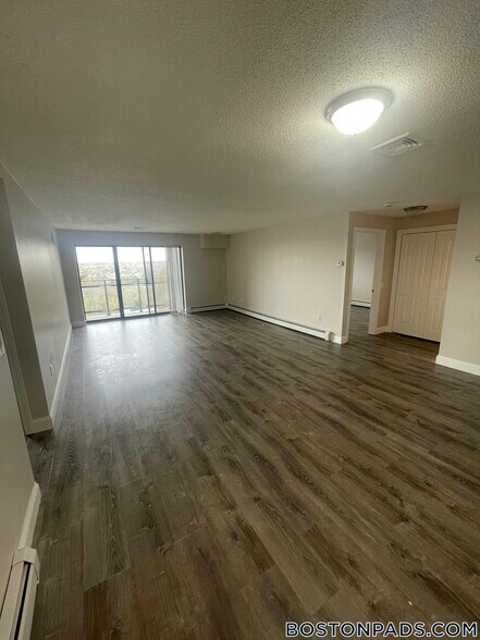 Building Photo - 4380 N Main St