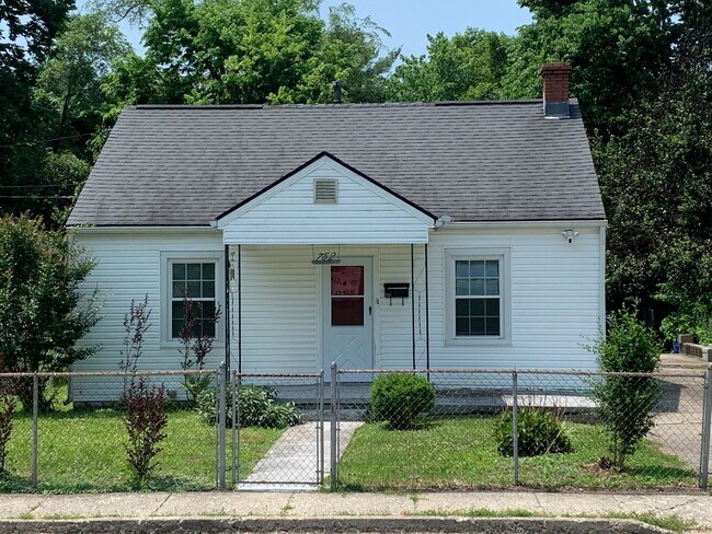 Primary Photo - Pre-Leasing Now for Fall Semester 2026