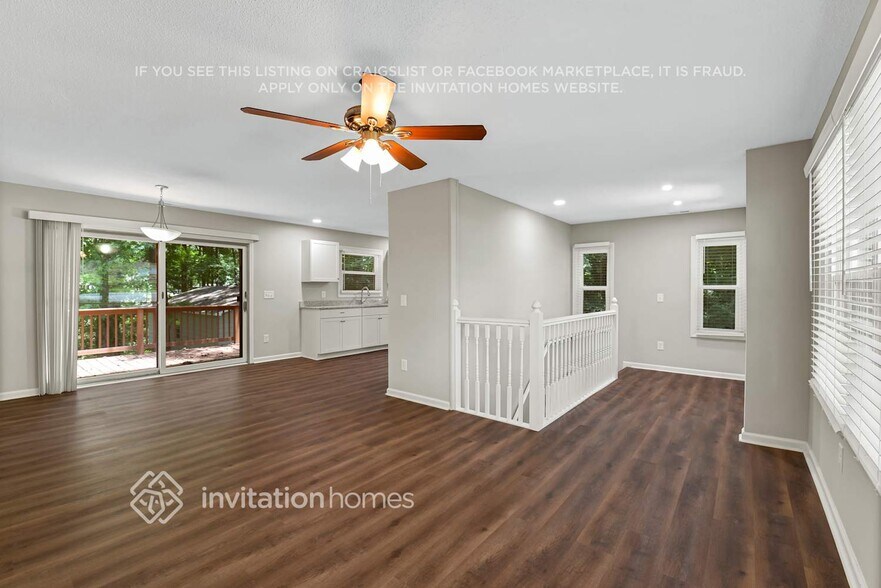 Building Photo - 2221 Gemway Dr