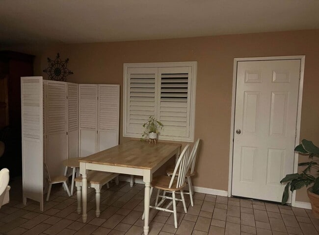 Building Photo - 33244 Churchill St