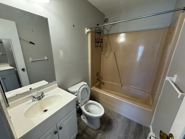 Building Photo - 60 Plainfield Ave