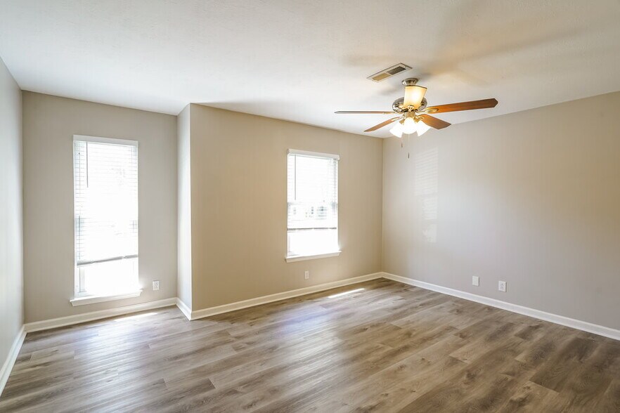 Building Photo - 824 Bishopsgate Rd