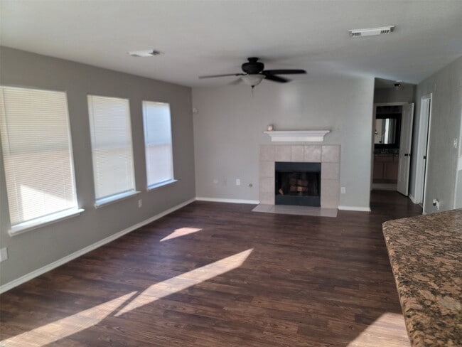 Building Photo - 6014 Drenner Park Ln