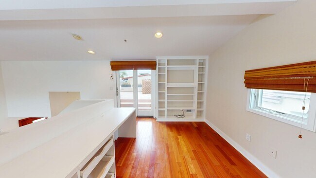 Building Photo - Luxurious Condominium | Rooftop Deck with Bay and Downtown Views