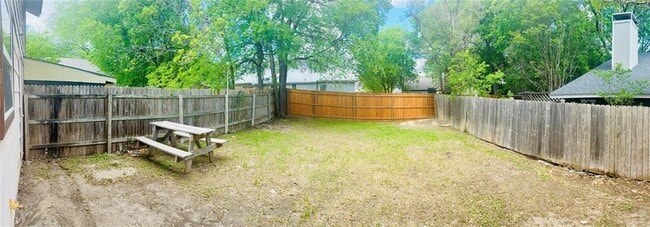 Building Photo - 1206 Tartan Ln