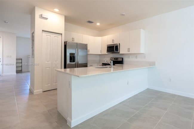 Building Photo - 3448 W 114th Terrace
