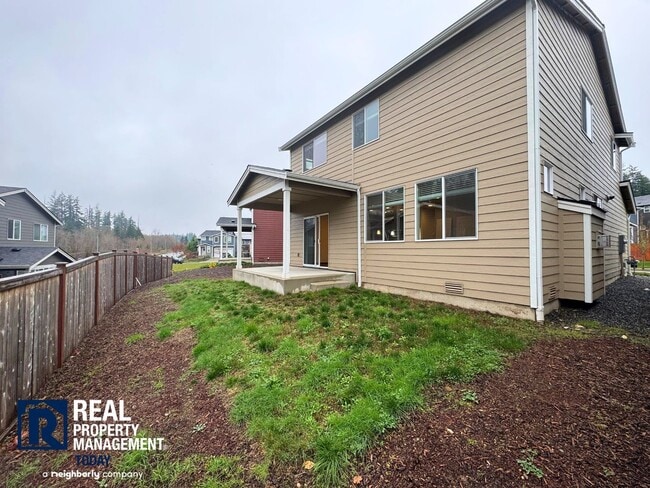 Building Photo - Stunning 5 Bedroom! Great Location!