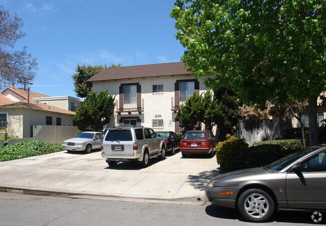 Building Photo - 1636 Thomas Ave