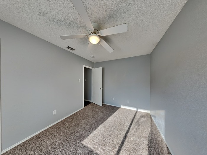 Building Photo - 5717 Heatherglen Terrace