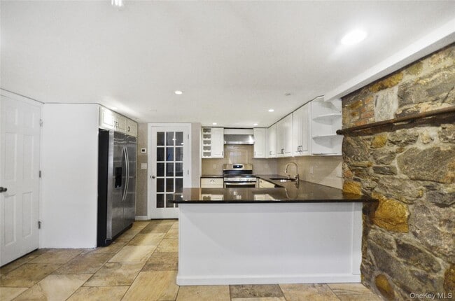 Building Photo - 29 S Eckar St