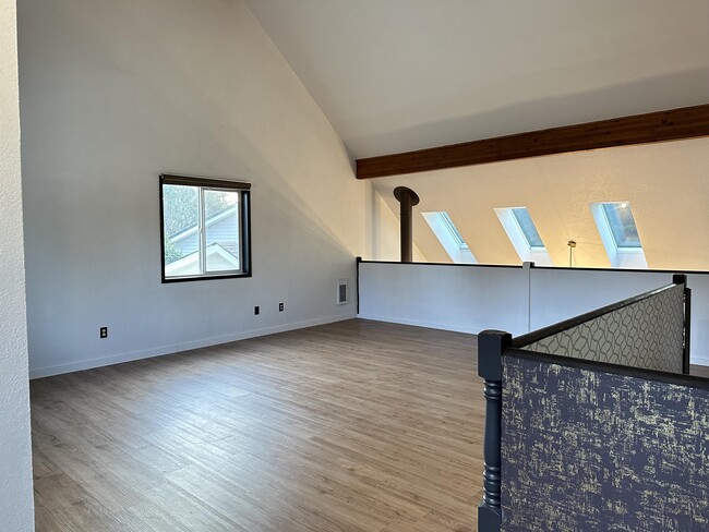 Building Photo - 633 Quinault Ave SE