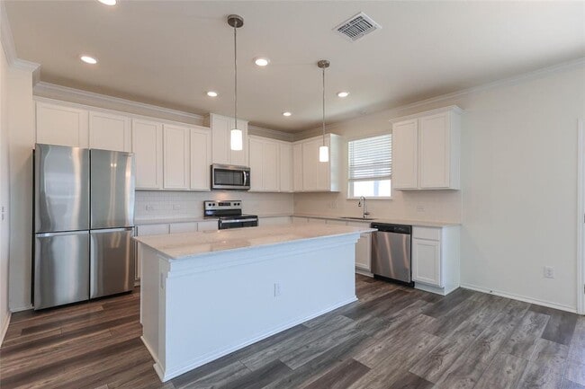 Building Photo - 8203 Knoxville Trl