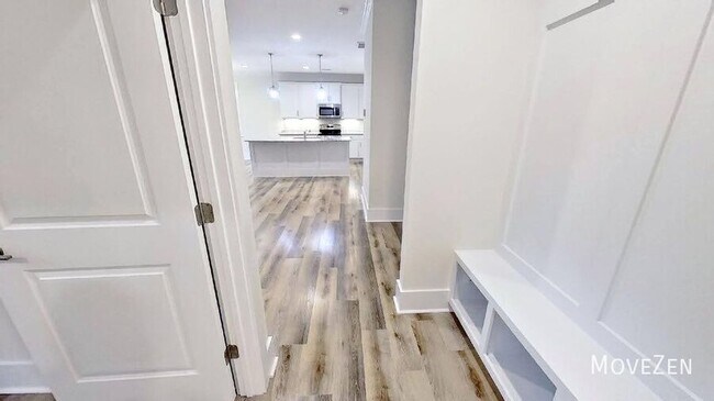 Building Photo - 6504 Oak Canopy Dr