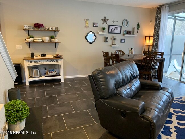 Building Photo - 3740 Creswick Cir
