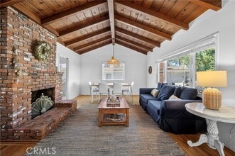 Building Photo - 237 Avenida Montalvo