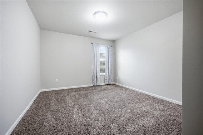 Building Photo - 2053 Hamilton Lake Pkwy