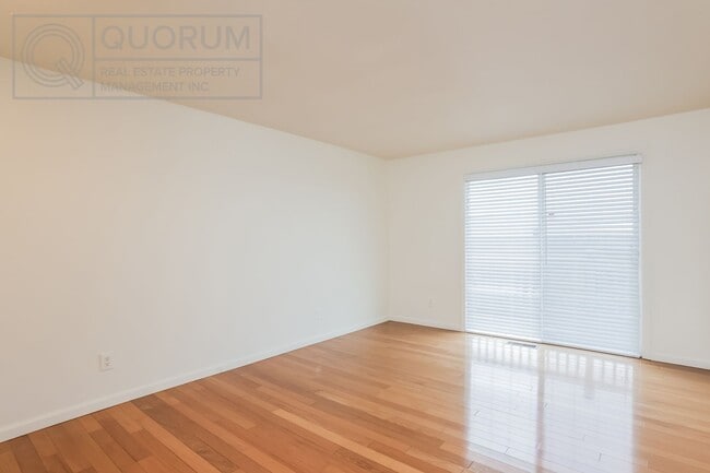 Building Photo - Beautiful 4 Bed 2 Bath House