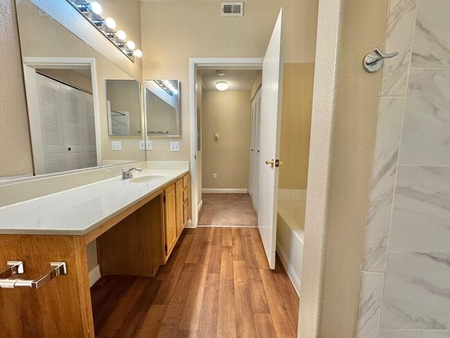 Building Photo - SPACIOUS 1 BEDROOM, 1 BATH GROUND-FLOOR CONDO IN THE GATED TERRASANTA COMMUNITY.