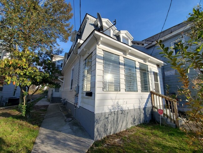 Building Photo - Adorable 3 bed 1 bath home For Rent in Bridgeton - $1575