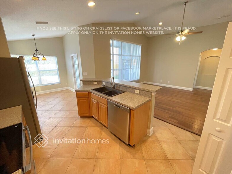 Building Photo - 22807 Hawk Hill Loop