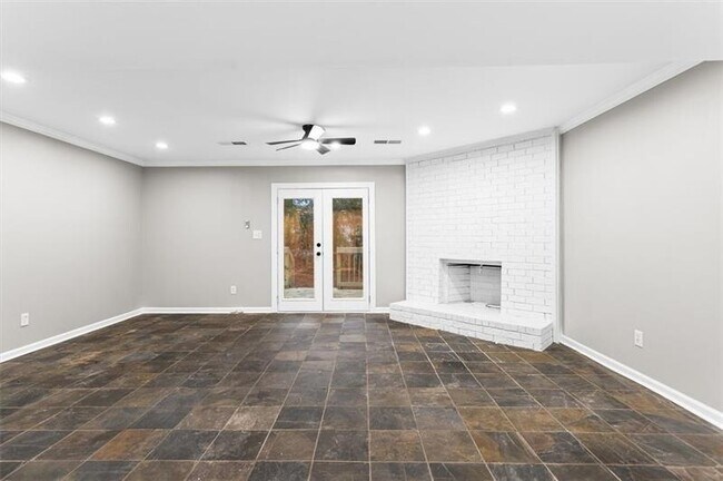 Building Photo - 1777 Twin Brooks Dr SE