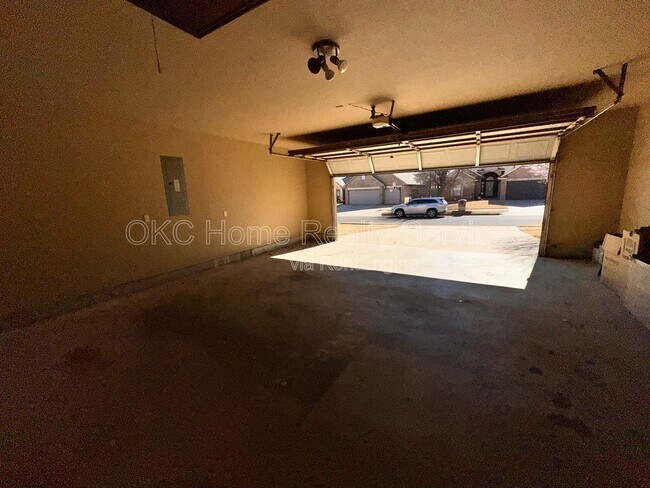 Building Photo - 13201 SW 2nd Terrace