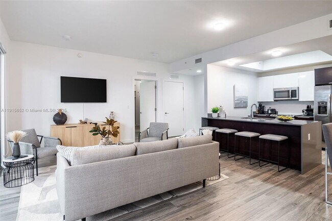 Building Photo - 2955 Bird Ave