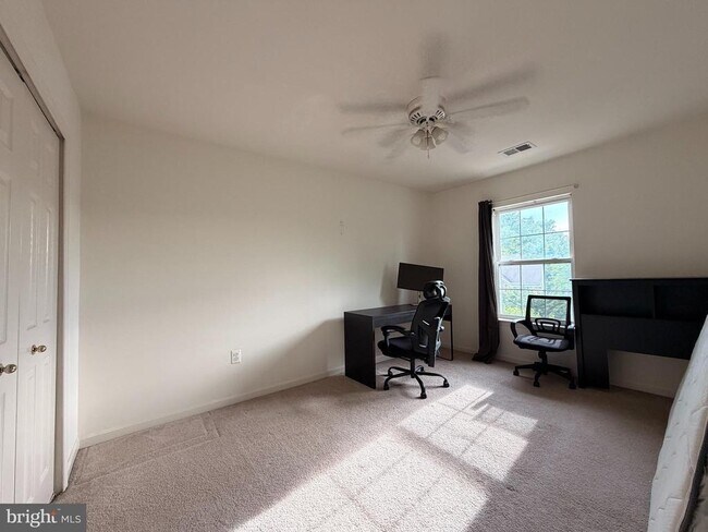 Building Photo - 4663 Flatlick Branch Dr