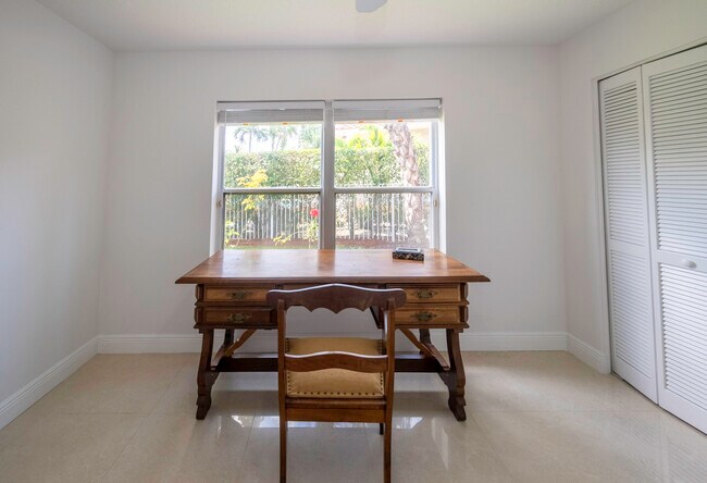 Building Photo - 10849 Bal Harbor Dr