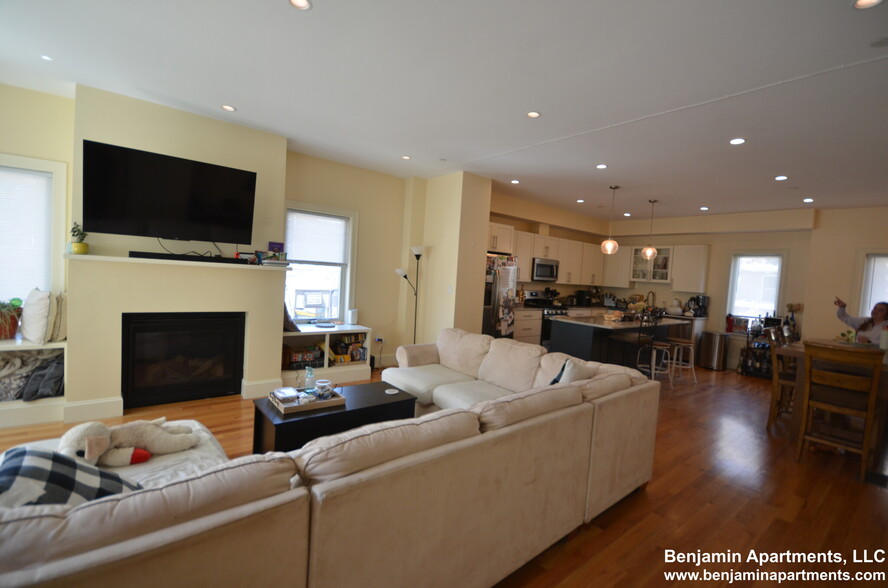 Building Photo - 143 Tremont St