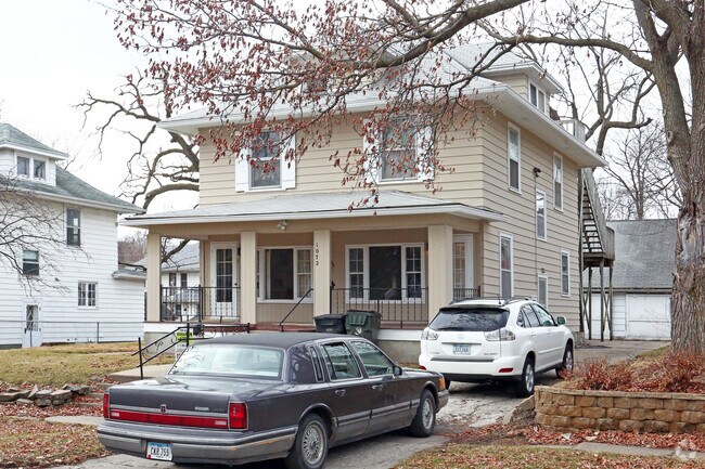 Building Photo - 1072 27th St