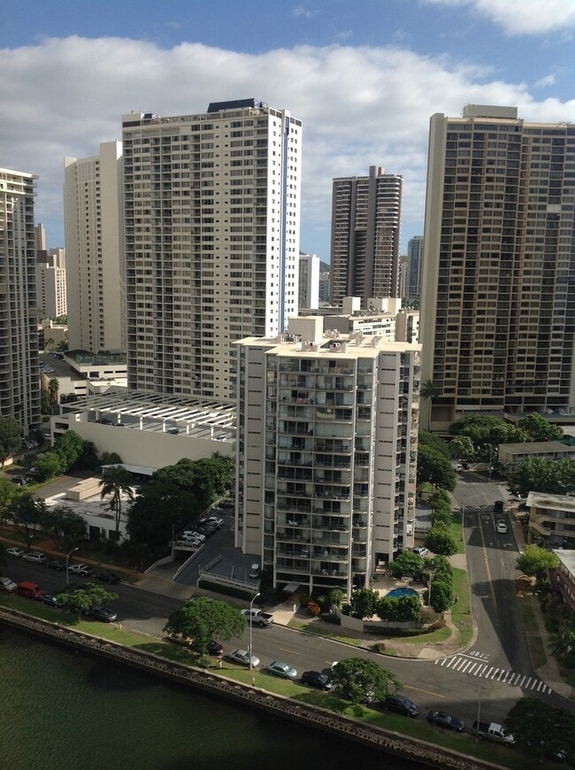 Building Photo - One Bedroom condo. Excellent Location (utilities Included)