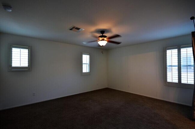 Building Photo - 995 S Cheshire Ln