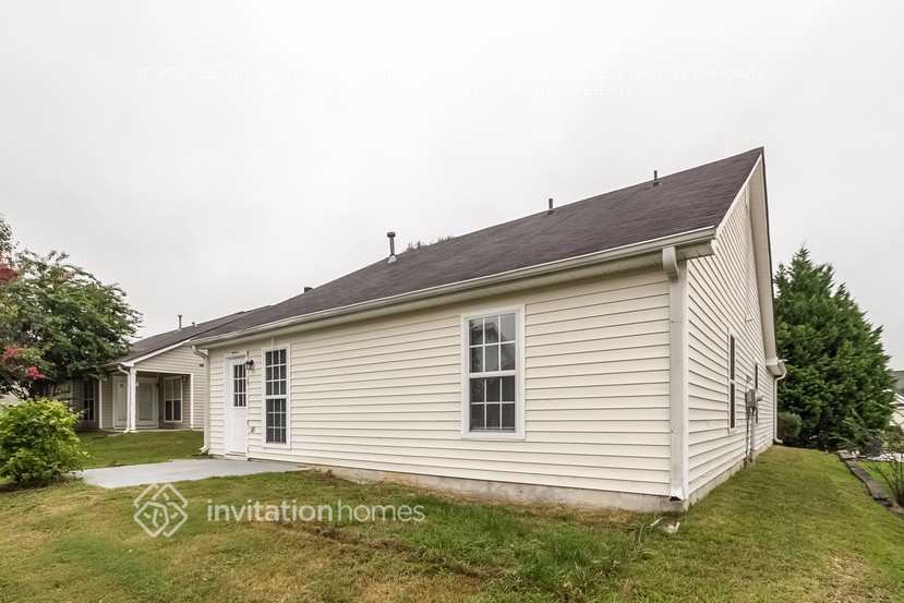 Building Photo - 7004 Glen Valley Way