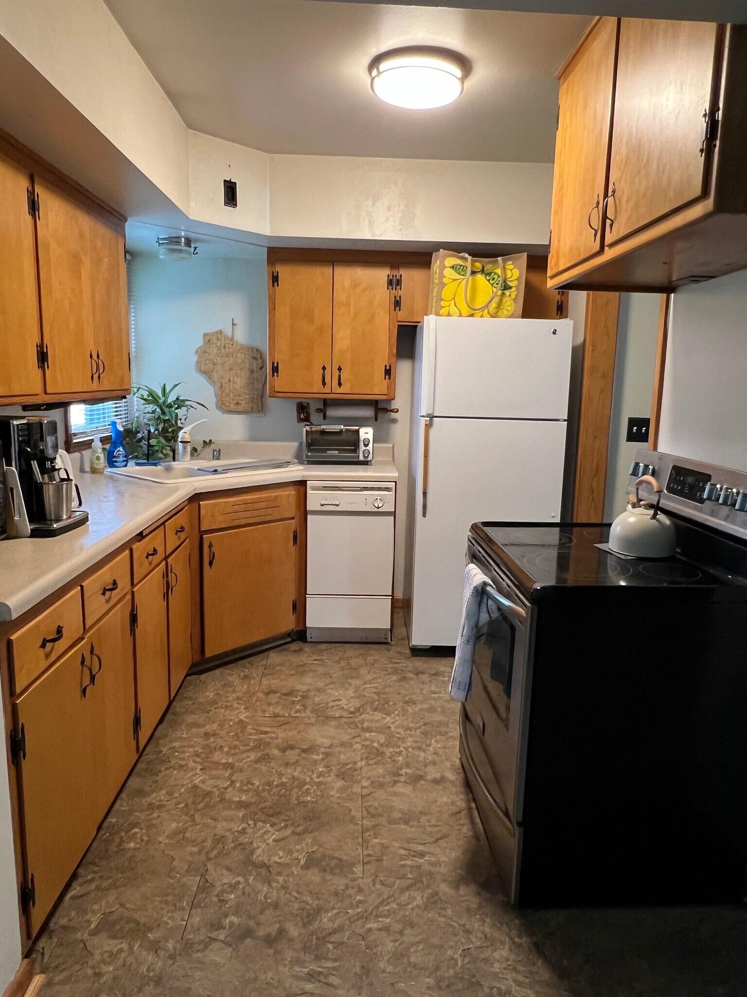 Building Photo - 541 N 109th St