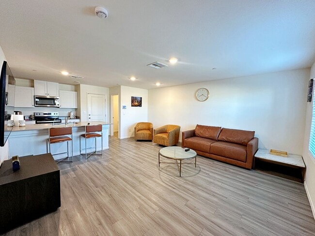 Building Photo - 3 BEDROOM TOWNHOUSE LOCATED IN INSPIRADA