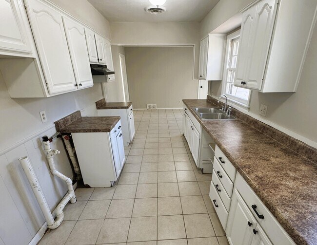 Building Photo - 1019 Buckner Rd