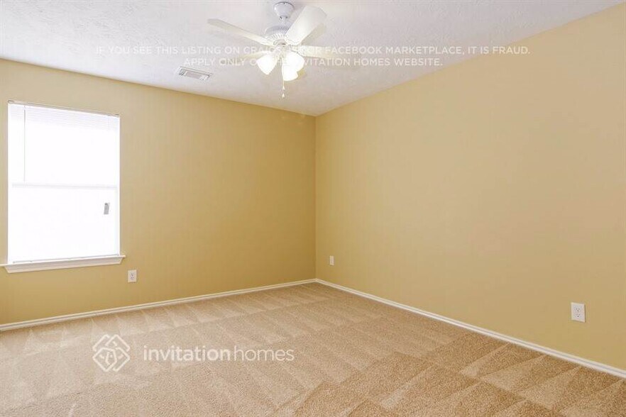 Building Photo - 15011 Roche Rock Dr